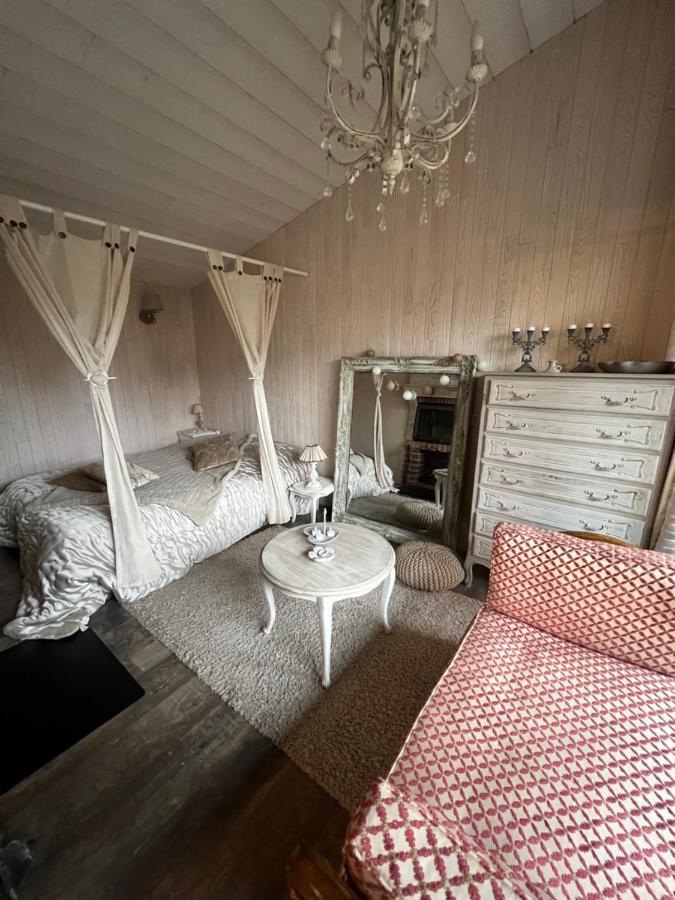 La Maisonnette De Cancan Mont-pres-Chambord Bagian luar foto