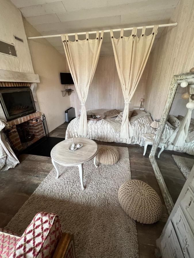 La Maisonnette De Cancan Mont-pres-Chambord Bagian luar foto